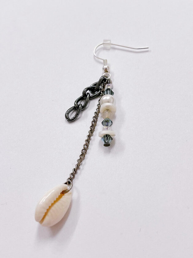 Stay Calma - Lagoon single earring