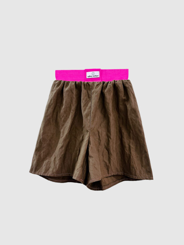 Stay Calma - Brown Short