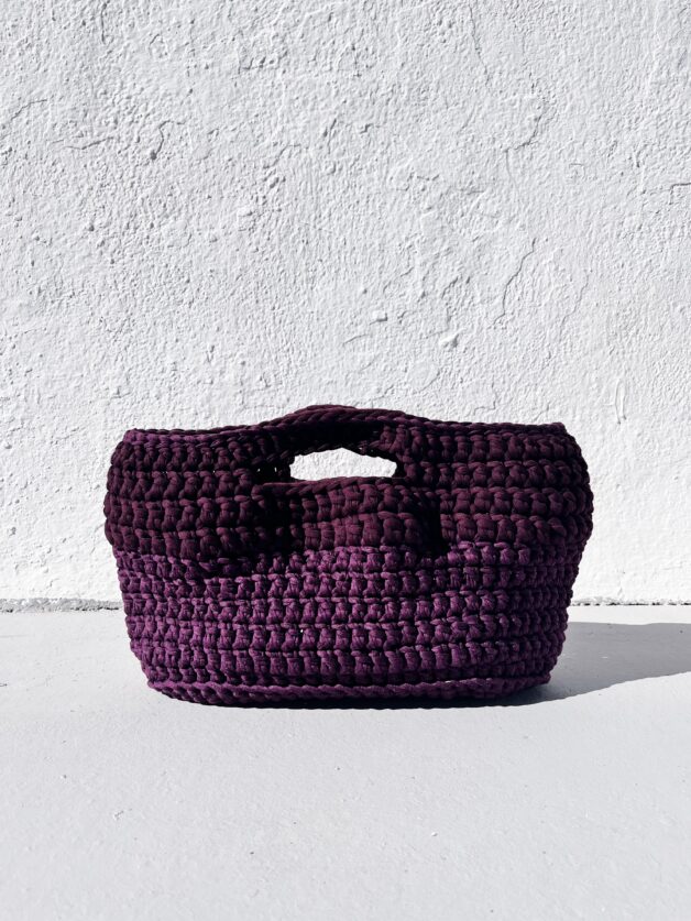 Stay Calma - Aubergine crochet bag (L)