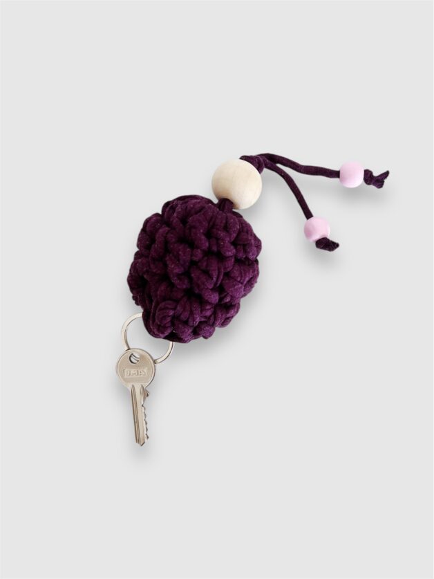 Stay Calma - Aubergine keychain (ball)