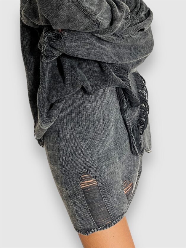 Stay Calma - Destroyed skirt