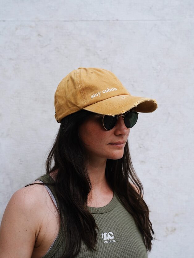 Stay Calma - Destroyed cap (mustard)