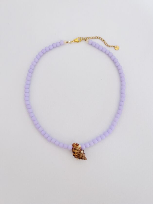 Stay Calma - Lilac shell necklace