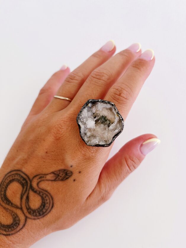 Stay Calma - Crystal ring (round big)