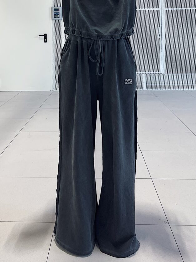 Stay Calma - Washed wide jogger pant (black)